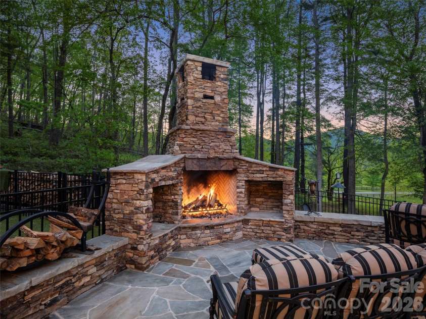 41 Bear Flower Trail, Arden, NC 28704.  MLS# CAR4370529, YatesRealty ID 18276. 