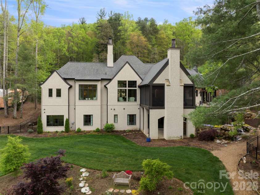 41 Bear Flower Trail, Arden, NC 28704.  MLS# CAR4370529, YatesRealty ID 18276. 