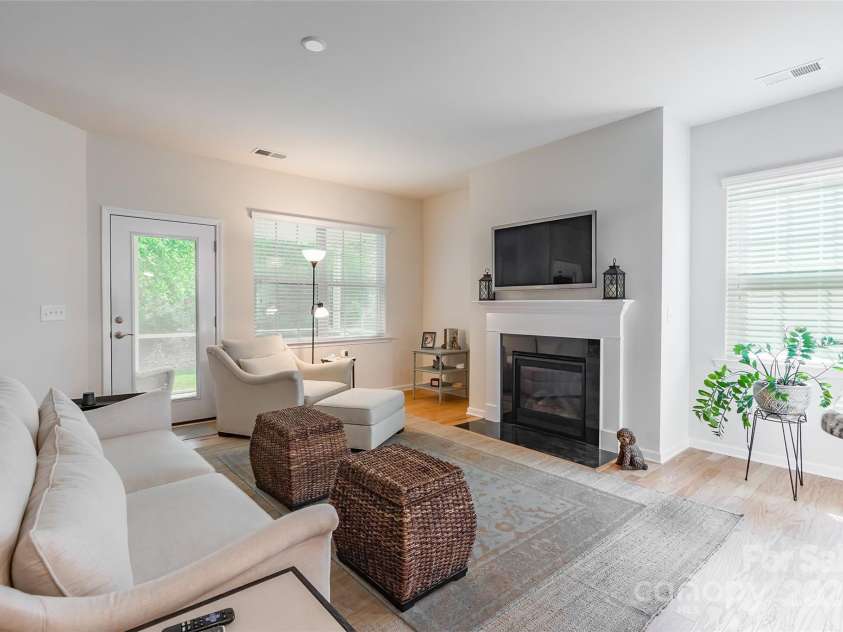 640 Mackenzie Falls Drive, Fort Mill, SC 29715.  MLS# CAR4257536, YatesRealty ID 18276. 