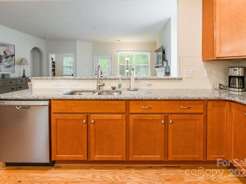 640 Mackenzie Falls Drive, Fort Mill, SC 29715.  MLS# CAR4257536, YatesRealty ID 18276. 