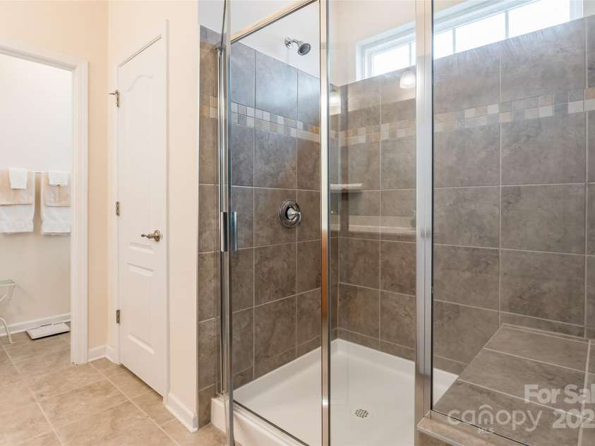 640 Mackenzie Falls Drive, Fort Mill, SC 29715.  MLS# CAR4257536, YatesRealty ID 18276. 