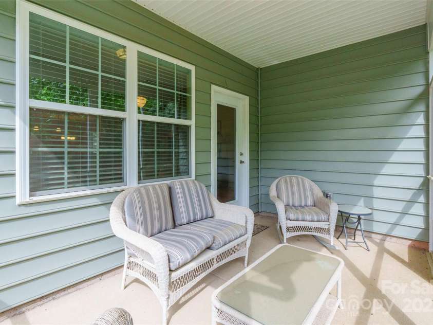 640 Mackenzie Falls Drive, Fort Mill, SC 29715.  MLS# CAR4257536, YatesRealty ID 18276. 