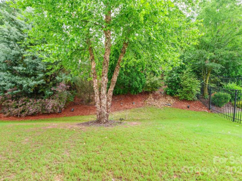 640 Mackenzie Falls Drive, Fort Mill, SC 29715.  MLS# CAR4257536, YatesRealty ID 18276. 