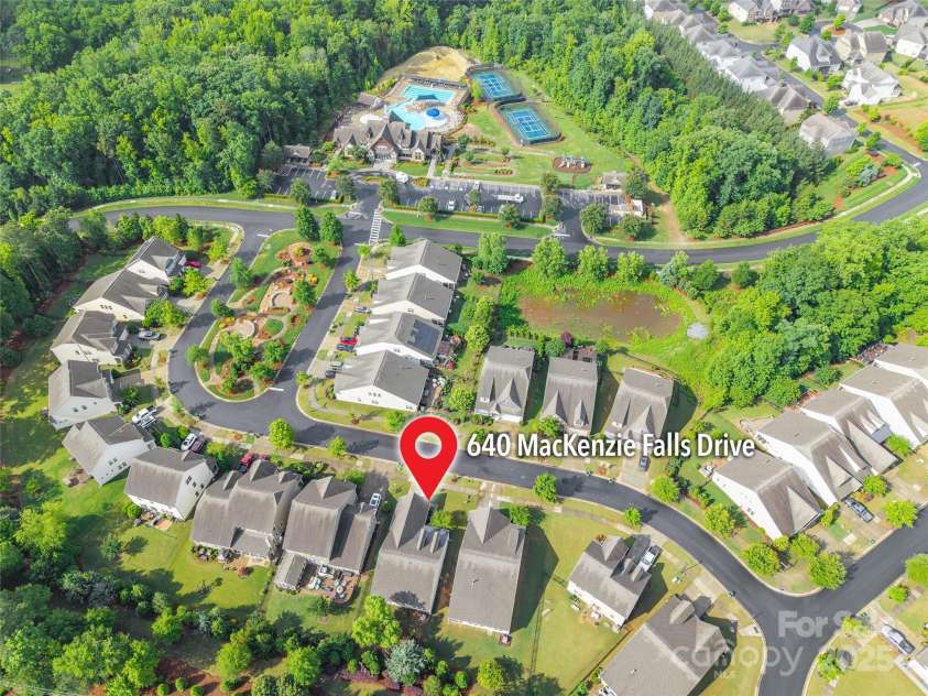 640 Mackenzie Falls Drive, Fort Mill, SC 29715.  MLS# CAR4257536, YatesRealty ID 18276. 