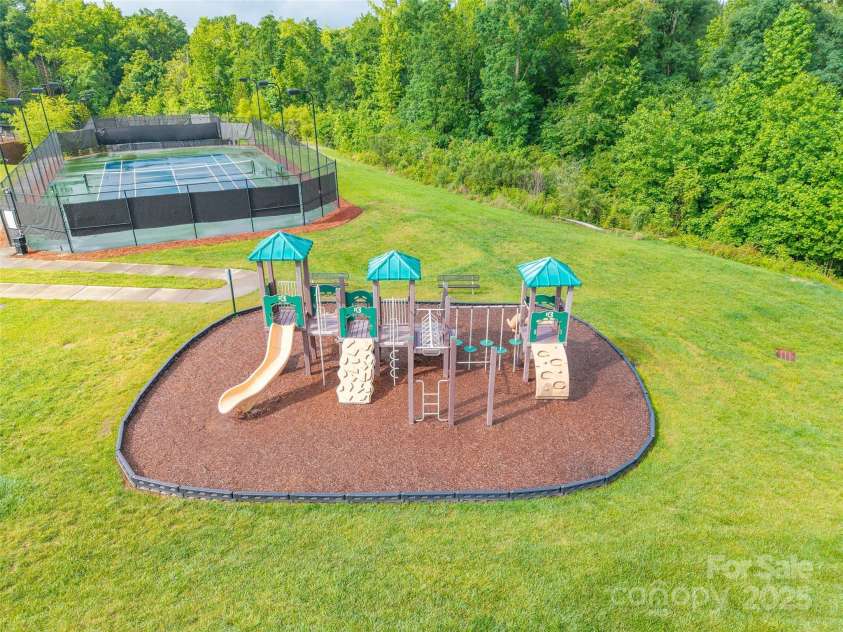 640 Mackenzie Falls Drive, Fort Mill, SC 29715.  MLS# CAR4257536, YatesRealty ID 18276. 