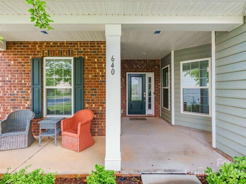 640 Mackenzie Falls Drive, Fort Mill, SC 29715.  MLS# CAR4257536, YatesRealty ID 18276. 