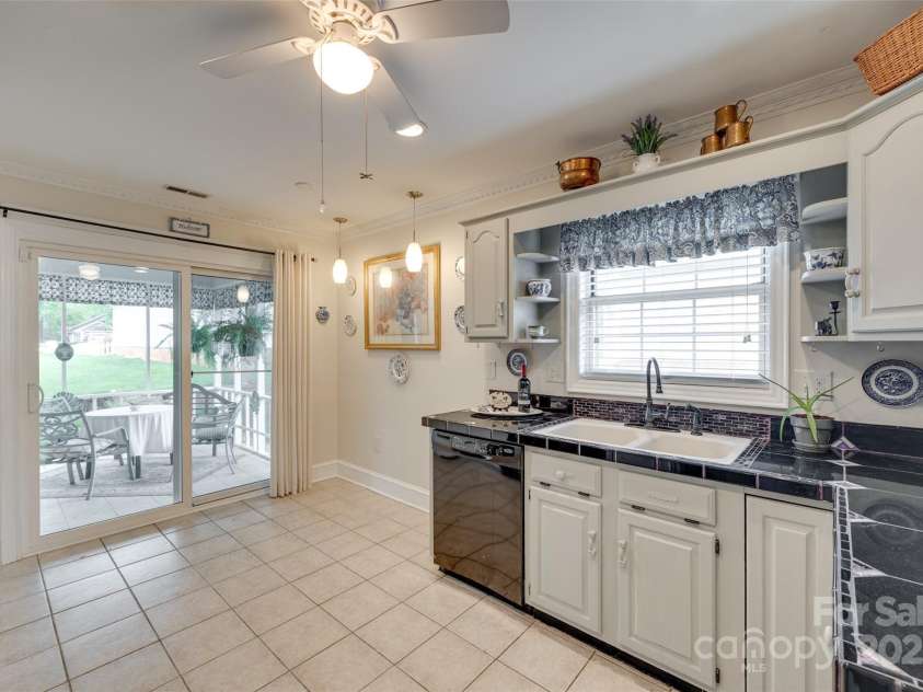 2915 Cherry Blossom Court, Fort Mill, SC 29715.  MLS# CAR4256595, YatesRealty ID 18277. 