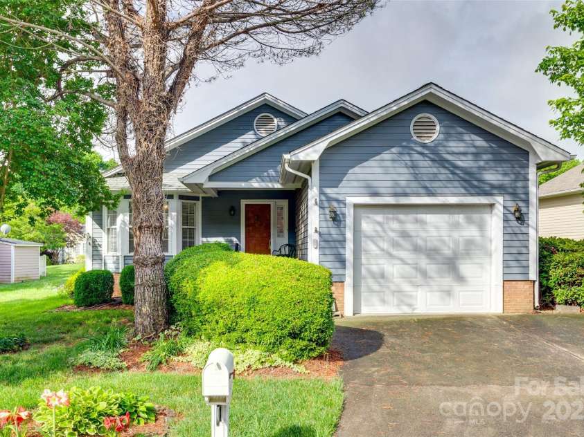 2915 Cherry Blossom Court, Fort Mill, SC 29715.  MLS# CAR4256595, YatesRealty ID 18277. 