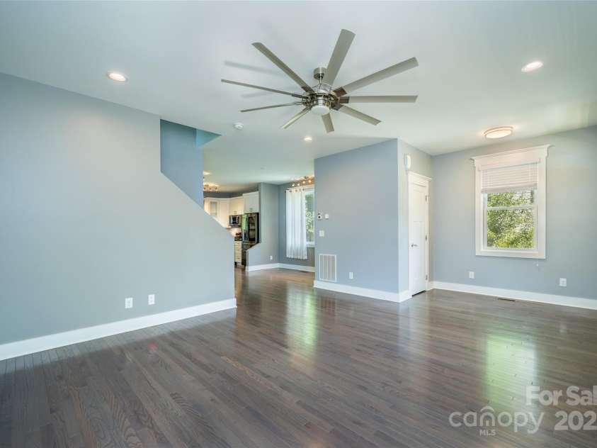 21 Bryant Street, Asheville, NC 28806.  MLS# CAR4255456, YatesRealty ID 18278. 