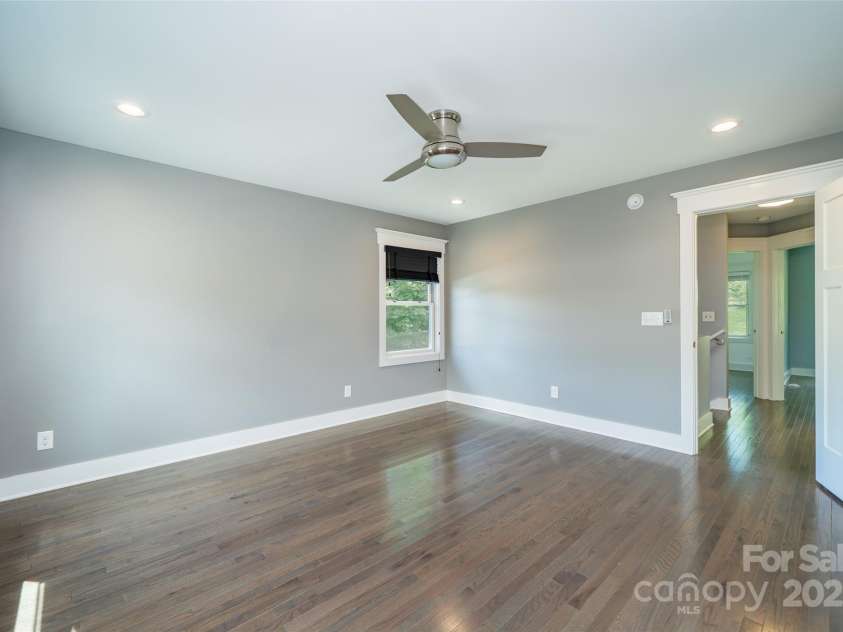 21 Bryant Street, Asheville, NC 28806.  MLS# CAR4255456, YatesRealty ID 18278. 