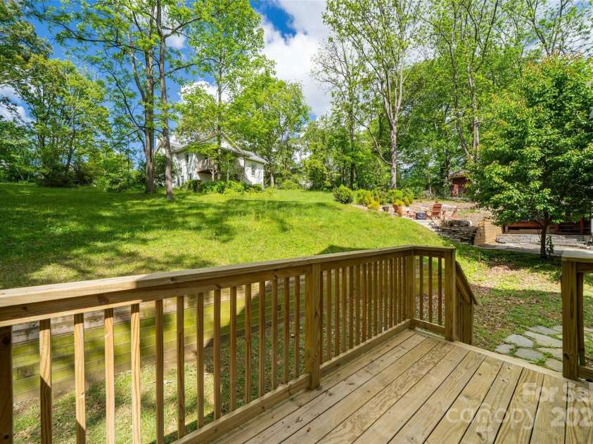 21 Bryant Street, Asheville, NC 28806.  MLS# CAR4255456, YatesRealty ID 18278. 