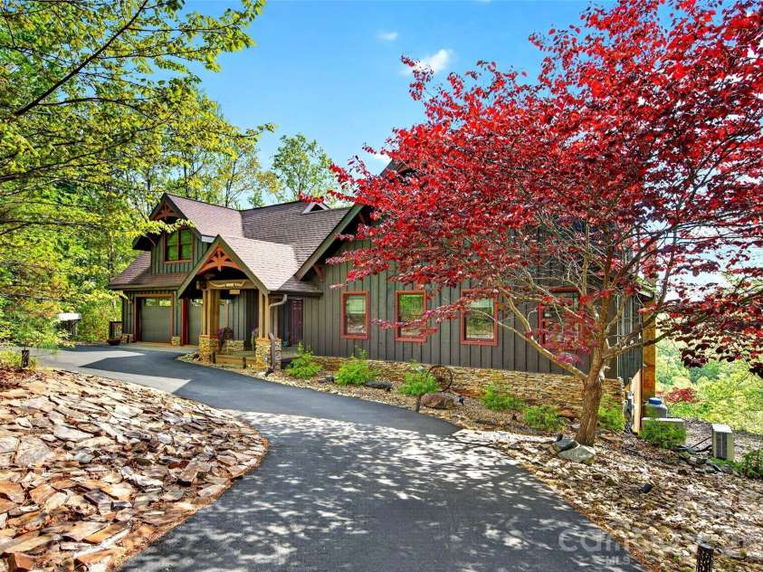 965 Grandview Peaks Drive, Nebo, NC 28761.  MLS# CAR4372077, YatesRealty ID 18278. 