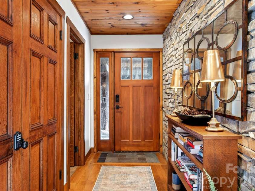 965 Grandview Peaks Drive, Nebo, NC 28761.  MLS# CAR4372077, YatesRealty ID 18278. 