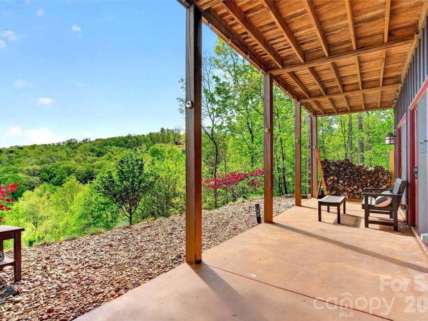 965 Grandview Peaks Drive, Nebo, NC 28761.  MLS# CAR4372077, YatesRealty ID 18278. 