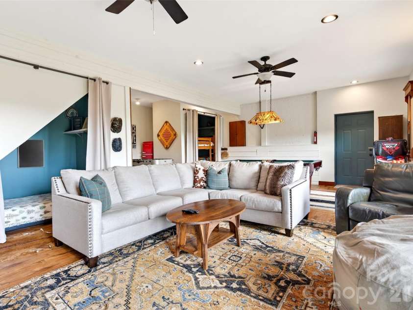 965 Grandview Peaks Drive, Nebo, NC 28761.  MLS# CAR4372077, YatesRealty ID 18278. 