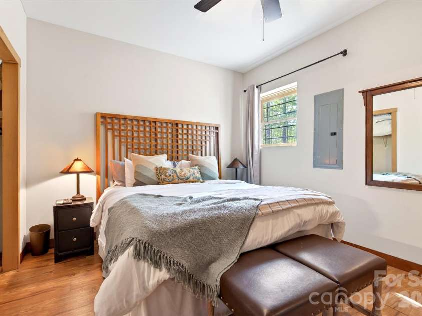 965 Grandview Peaks Drive, Nebo, NC 28761.  MLS# CAR4372077, YatesRealty ID 18278. 