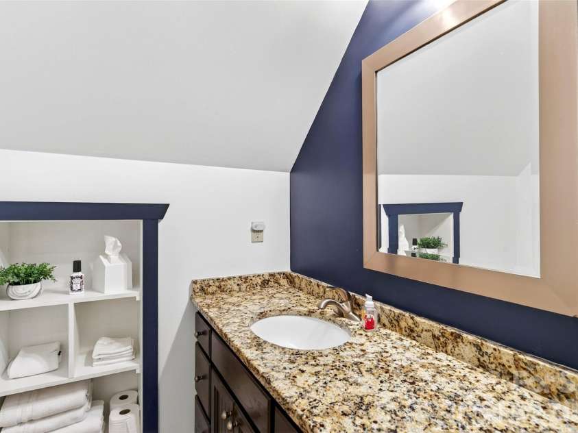 965 Grandview Peaks Drive, Nebo, NC 28761.  MLS# CAR4372077, YatesRealty ID 18278. 