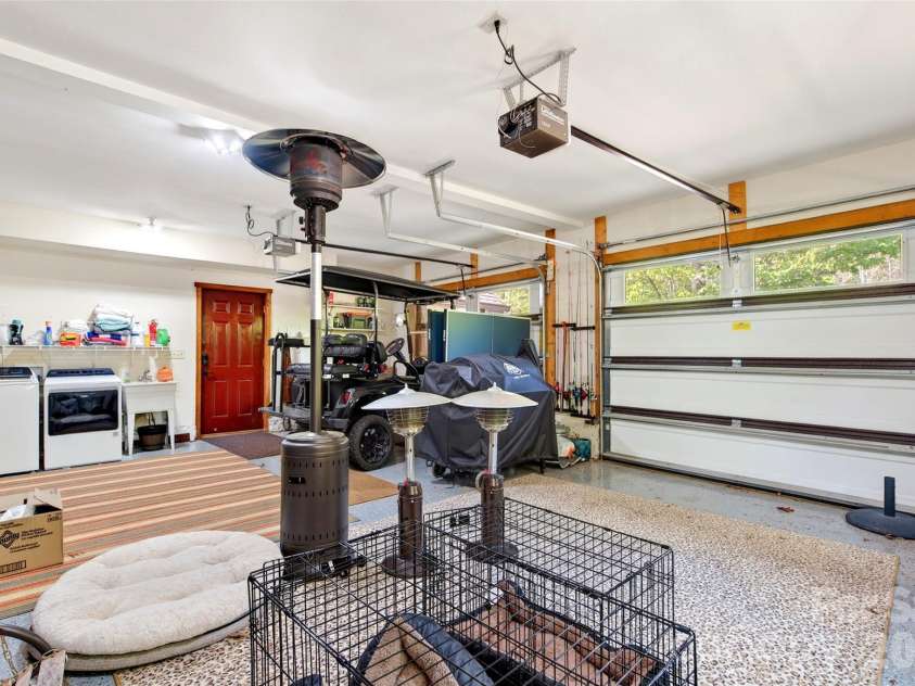 965 Grandview Peaks Drive, Nebo, NC 28761.  MLS# CAR4372077, YatesRealty ID 18278. 