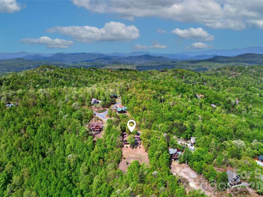 965 Grandview Peaks Drive, Nebo, NC 28761.  MLS# CAR4372077, YatesRealty ID 18278. 