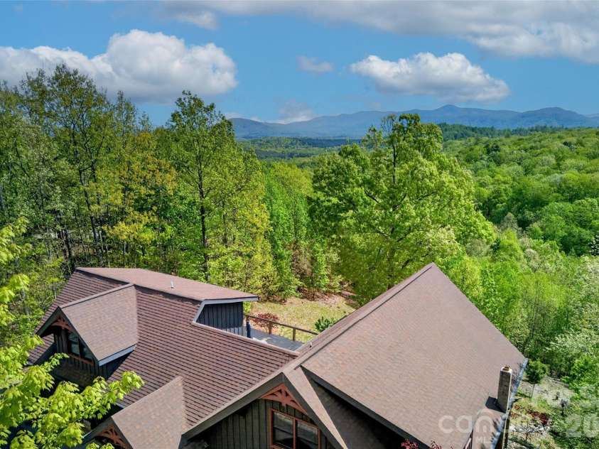 965 Grandview Peaks Drive, Nebo, NC 28761.  MLS# CAR4372077, YatesRealty ID 18278. 