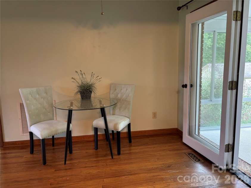 1633 Jamestown Road, Morganton, NC 28655.  MLS# CAR4282271, YatesRealty ID 18279. Breakfast Area