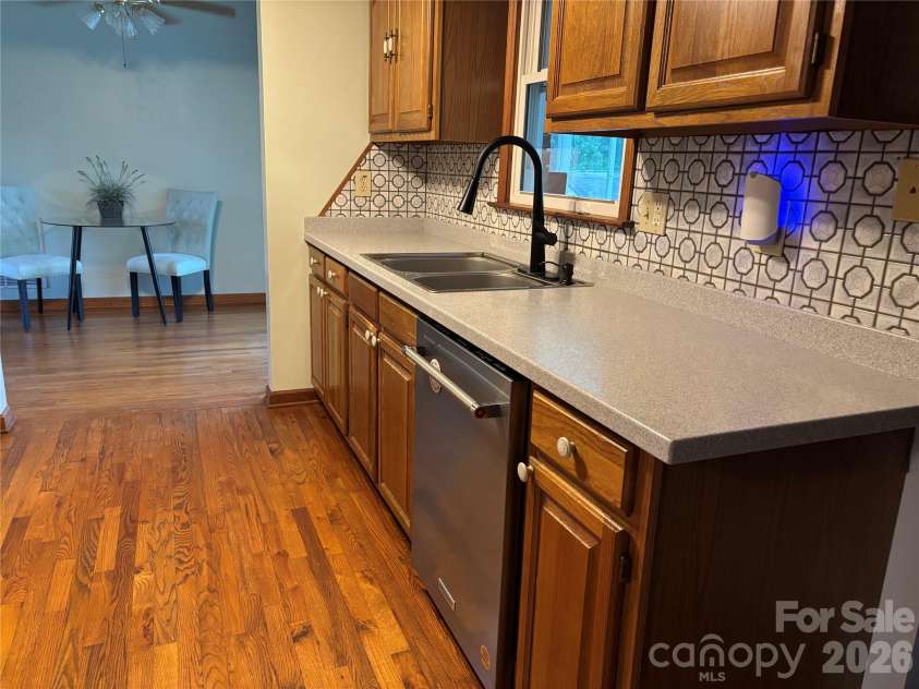 1633 Jamestown Road, Morganton, NC 28655.  MLS# CAR4282271, YatesRealty ID 18279. Kitchen with view od breakfast area