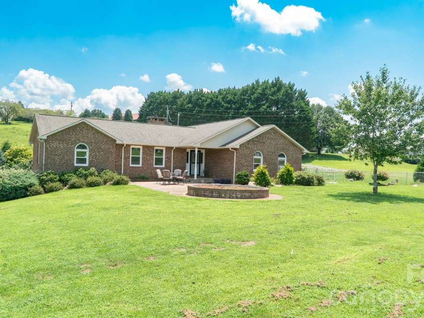 1633 Jamestown Road, Morganton, NC 28655.  MLS# CAR4282271, YatesRealty ID 18279. Main View