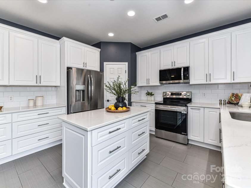 8608 Talbert Paige Court, Charlotte, NC 28277.  MLS# CAR4265517, YatesRealty ID 18279. 