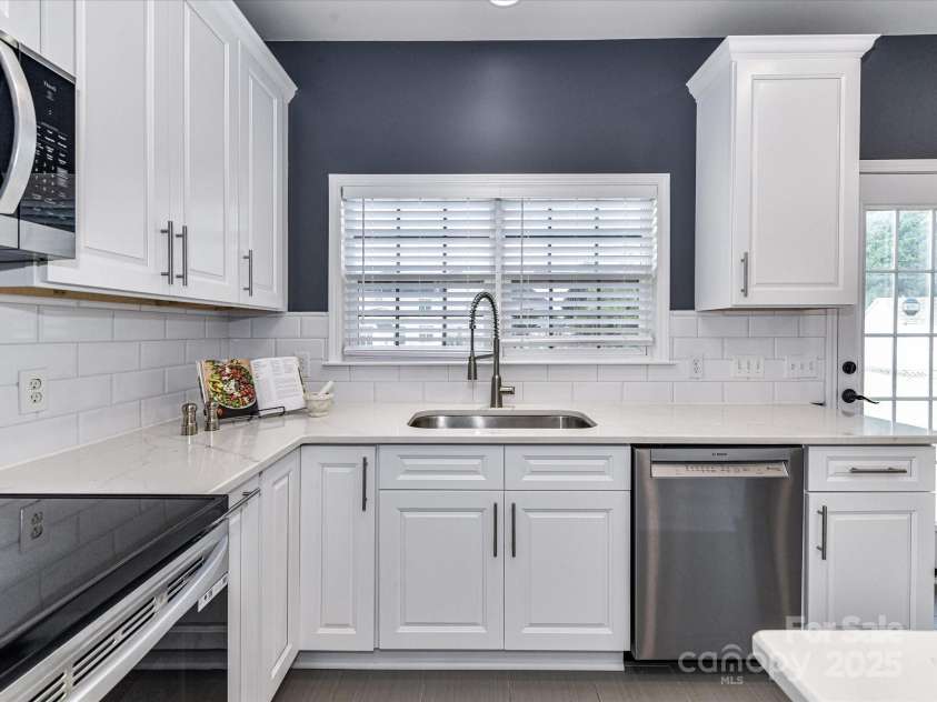 8608 Talbert Paige Court, Charlotte, NC 28277.  MLS# CAR4265517, YatesRealty ID 18279. 