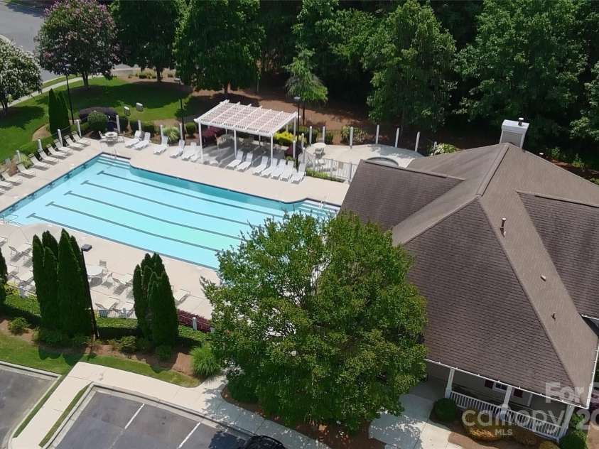 8608 Talbert Paige Court, Charlotte, NC 28277.  MLS# CAR4265517, YatesRealty ID 18279. Community Pool