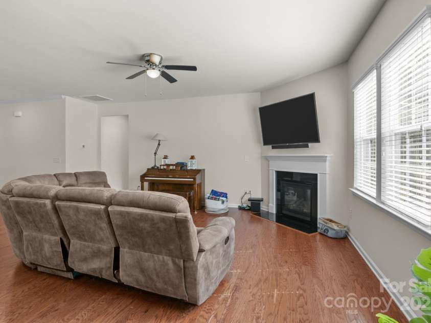 15925 Foreleigh Road, Huntersville, NC 28078.  MLS# CAR4293260, YatesRealty ID 1828. 
