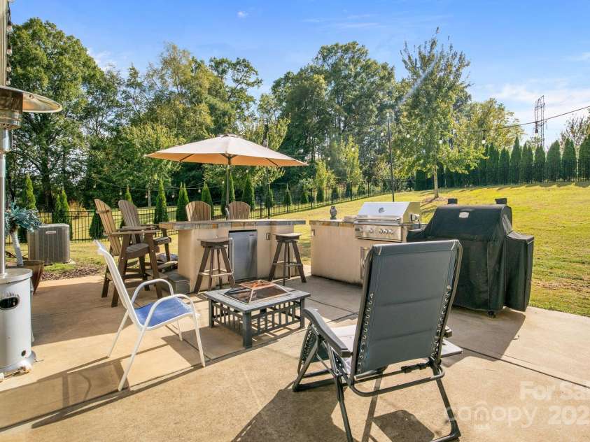 15925 Foreleigh Road, Huntersville, NC 28078.  MLS# CAR4293260, YatesRealty ID 1828. 
