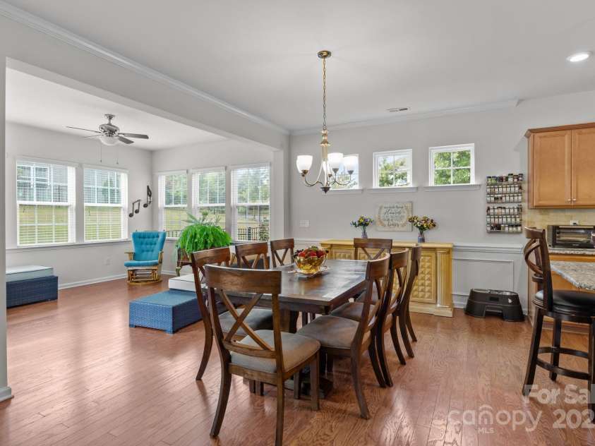 15925 Foreleigh Road, Huntersville, NC 28078.  MLS# CAR4293260, YatesRealty ID 1828. Dining area 
