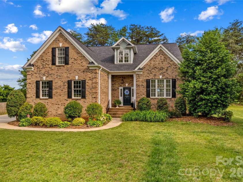 7923 Mountain Shore Drive, Sherrills Ford, NC 28673.  MLS# CAR4251735, YatesRealty ID 18280. 