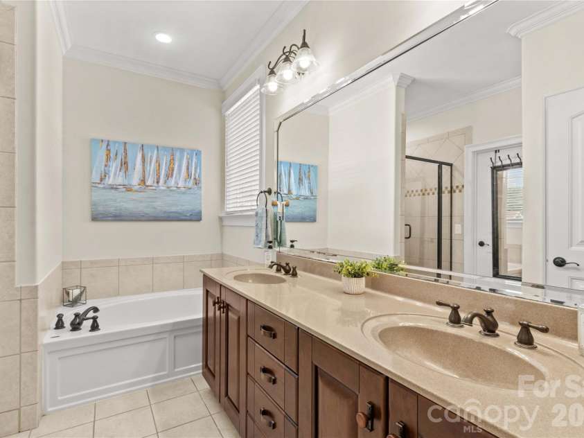7923 Mountain Shore Drive, Sherrills Ford, NC 28673.  MLS# CAR4251735, YatesRealty ID 18280. 