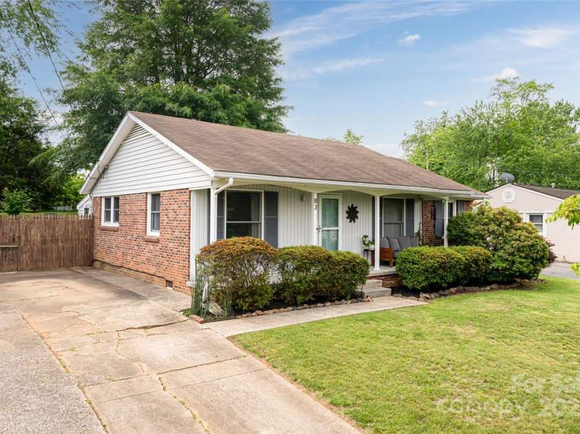 83 Skyview Terrace, Asheville, NC 28806.  MLS# CAR4253476, YatesRealty ID 18280. 