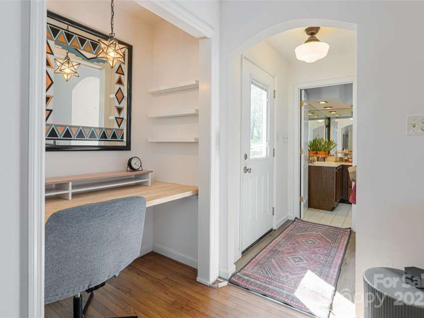 83 Skyview Terrace, Asheville, NC 28806.  MLS# CAR4253476, YatesRealty ID 18280. 