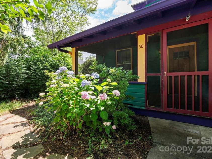 50 Nevada Avenue, Asheville, NC 28806.  MLS# CAR4265295, YatesRealty ID 18281. 