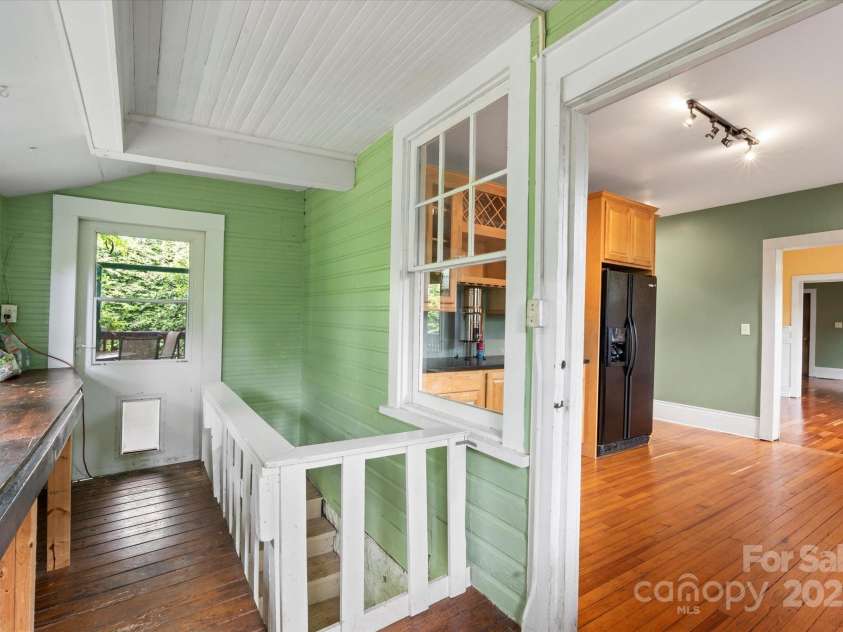 50 Nevada Avenue, Asheville, NC 28806.  MLS# CAR4265295, YatesRealty ID 18281. 