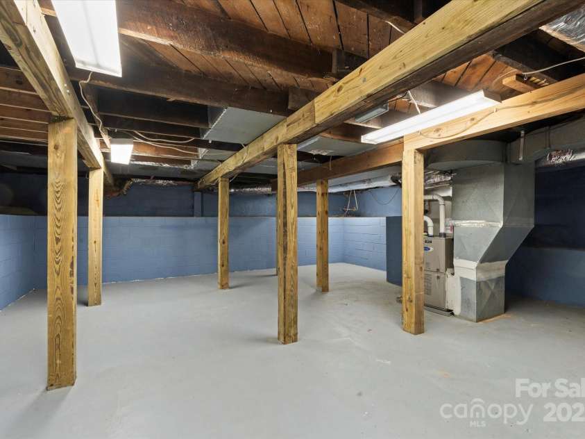 50 Nevada Avenue, Asheville, NC 28806.  MLS# CAR4265295, YatesRealty ID 18281. 