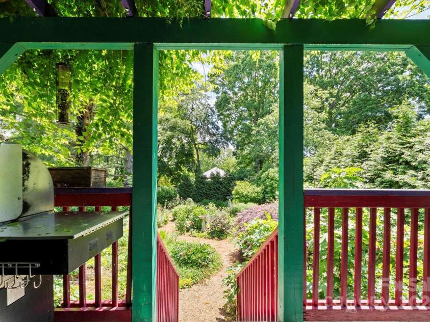 50 Nevada Avenue, Asheville, NC 28806.  MLS# CAR4265295, YatesRealty ID 18281. 