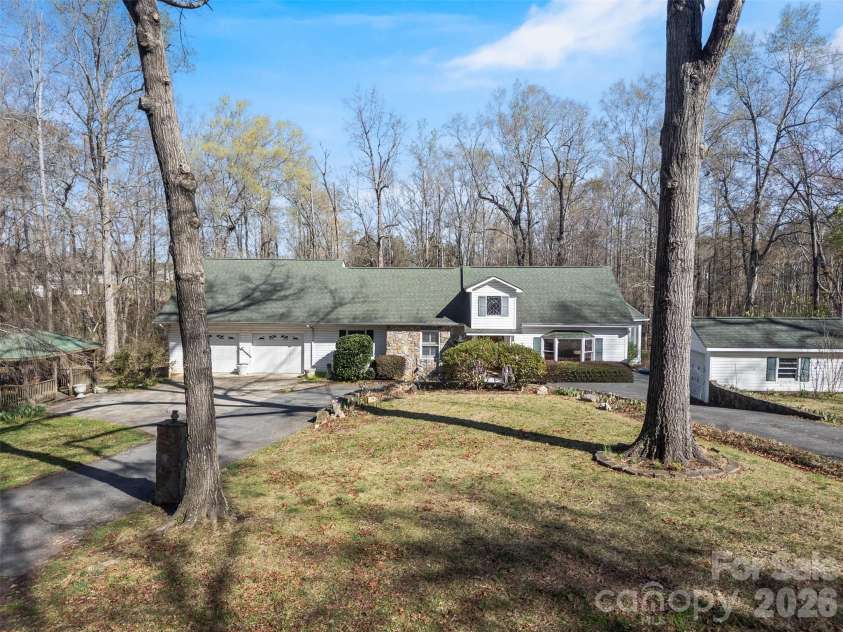 188 Oak Forest Circle, Gaffney, SC 29341.  MLS# CAR4355083, YatesRealty ID 18282. 