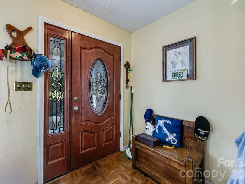 188 Oak Forest Circle, Gaffney, SC 29341.  MLS# CAR4355083, YatesRealty ID 18282. 