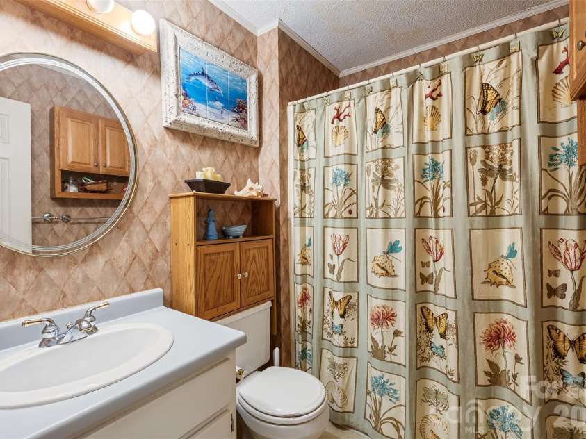 188 Oak Forest Circle, Gaffney, SC 29341.  MLS# CAR4355083, YatesRealty ID 18282. 