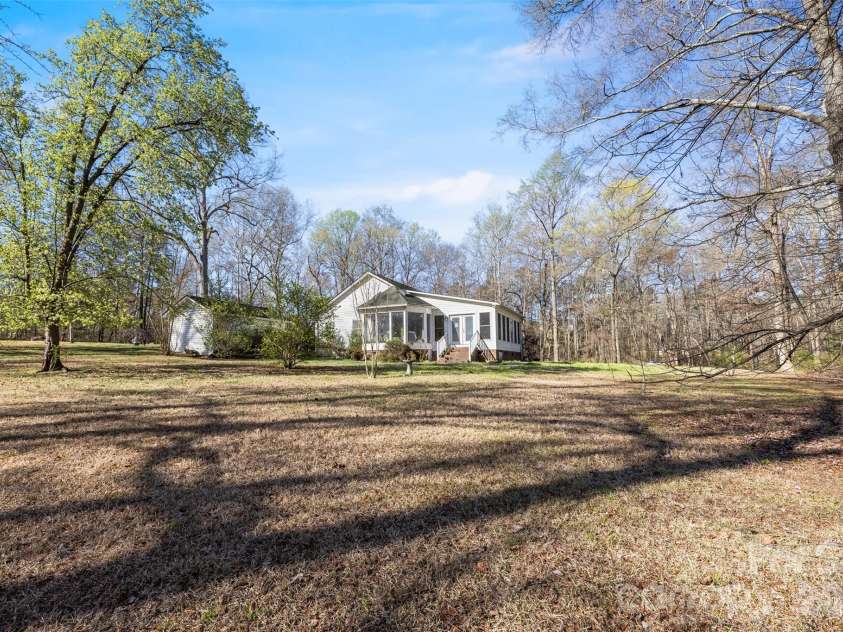 188 Oak Forest Circle, Gaffney, SC 29341.  MLS# CAR4355083, YatesRealty ID 18282. 