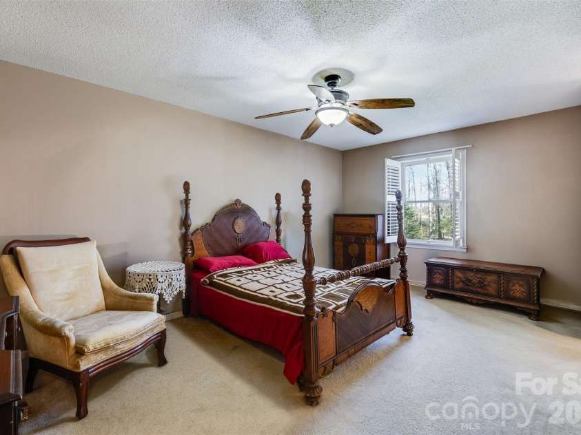 188 Oak Forest Circle, Gaffney, SC 29341.  MLS# CAR4355083, YatesRealty ID 18282. Digitally enhanced/furniture & item removal*