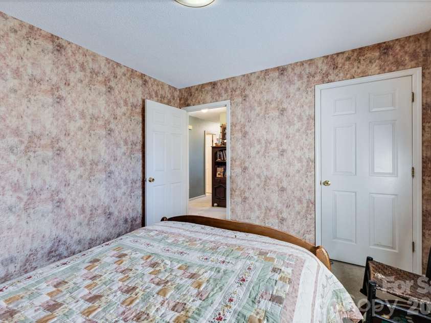 188 Oak Forest Circle, Gaffney, SC 29341.  MLS# CAR4355083, YatesRealty ID 18282. Digitally enhanced/furniture & item removal*