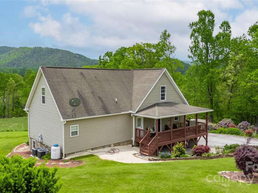 3690 Penland Road, Spruce Pine, NC 28777.  MLS# CAR4262639, YatesRealty ID 18282. 