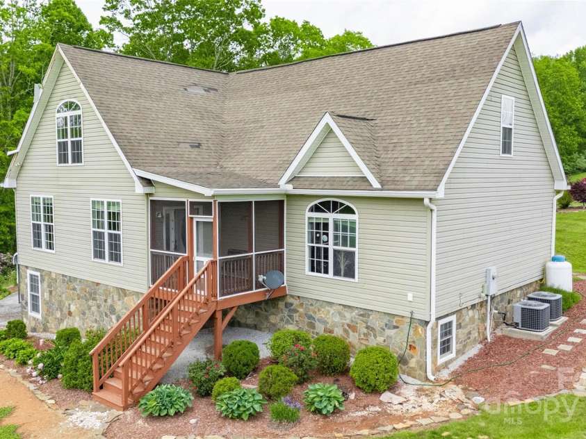 3690 Penland Road, Spruce Pine, NC 28777.  MLS# CAR4262639, YatesRealty ID 18282. 