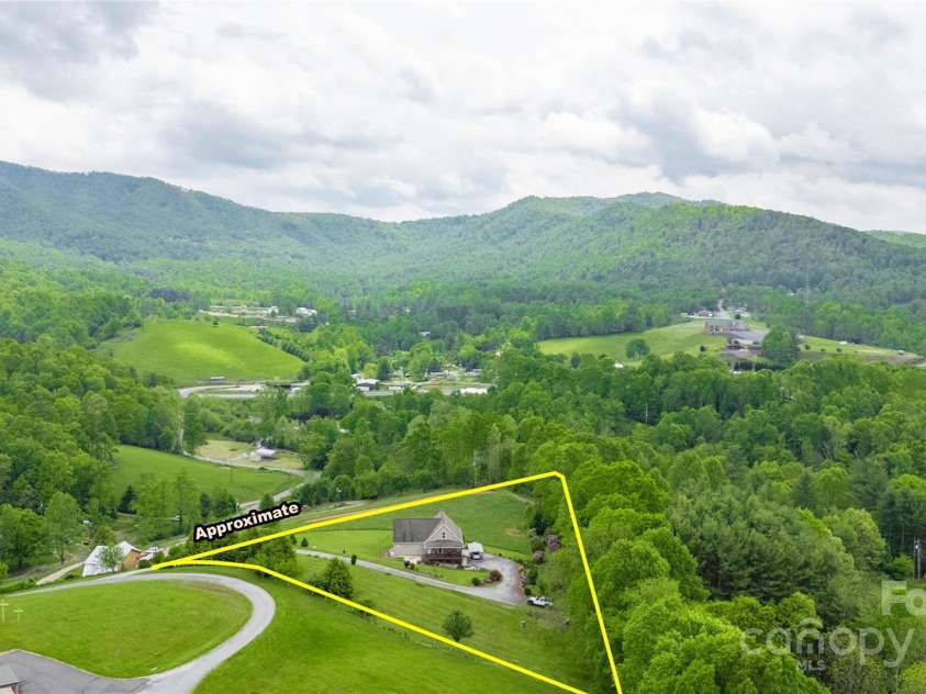 3690 Penland Road, Spruce Pine, NC 28777.  MLS# CAR4262639, YatesRealty ID 18282. 